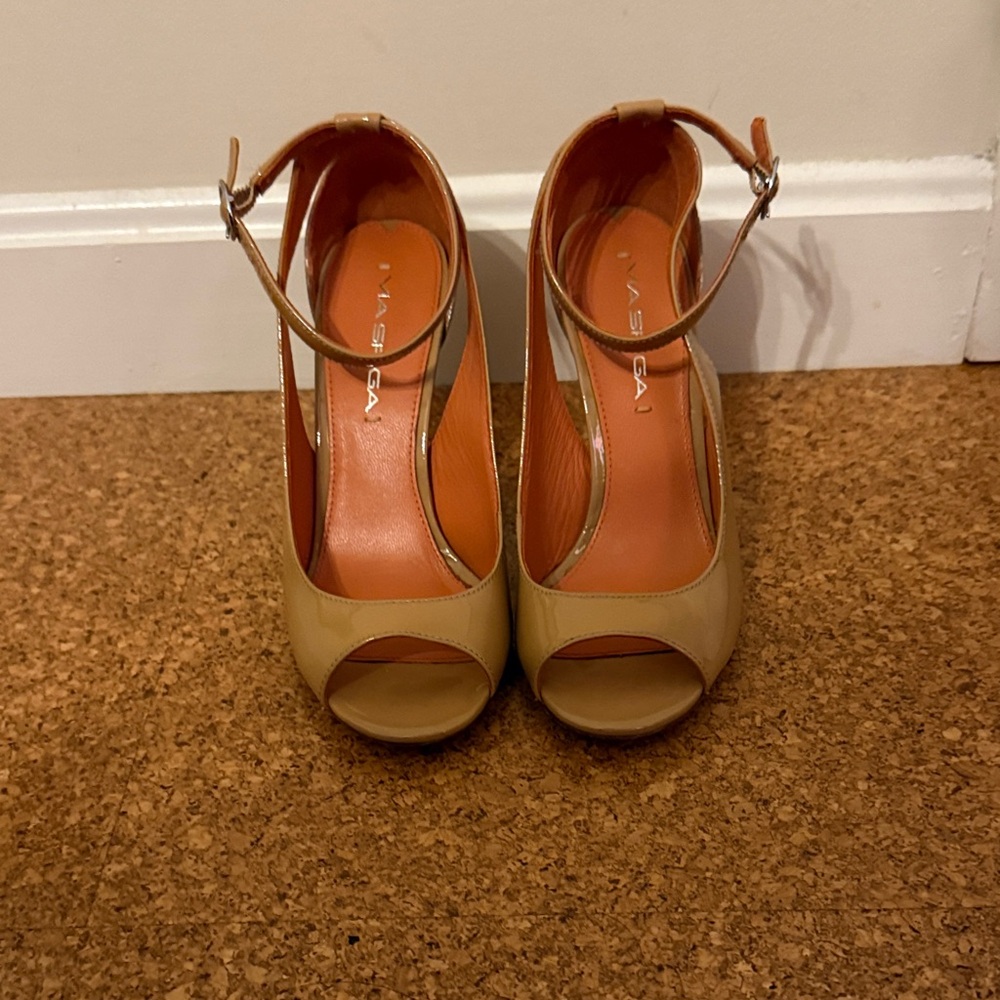 Via Spiga Tan Ankle Strap Peep-Toe Heels